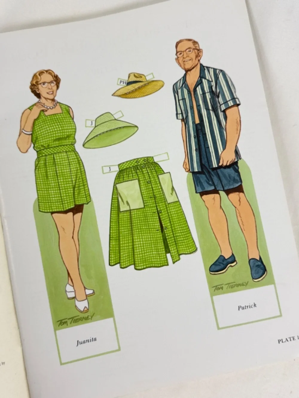 Paper Doll Book 1994 American Family of the 1950s by Tom Tierney Dover Publish